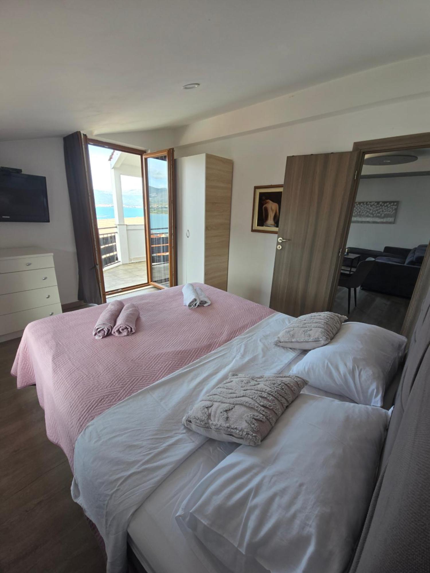 Apartments Bagaric Трогир Екстериор снимка